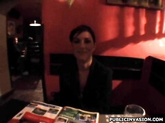 In den arsch, Grosse titten, Braunhaarige, Schwanz, Fingern, Milf