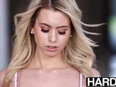 Grosse bite, Blonde, Sucer une bite, Gorge profonde, Branlette thaïlandaise, Hard, Lingerie, Petite femme