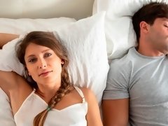 浴室, デカ尻, フェラチオ, 指いじり, 手コキする, キス, 剃毛, ティーン