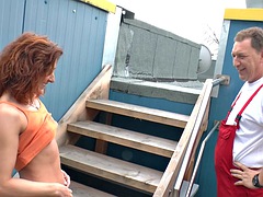 Leie, Grosser schwanz, Blasen, Hardcore, Hausfrau, Milf, Rotschopf, Titten