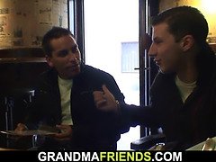 Mamada, Madura, Garganta profunda, Masturbación, Maduro, Mamá, Madrastra, Trio