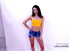 18 años, Amateur, Entrevista, Mamada, Linda, Pajear, Pov, Adolescente