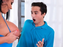 デカ尻, デカパイ, フェラチオ, ぽちゃ, 手コキする, 淫乱熟女, ストリッピング, タトゥー