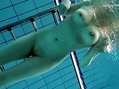 18 jahre, Bikini, Frau, Hd, Pool, Russisch, Titten, Unter wasser