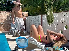 Beauté, Blonde, Brésilienne, Énorme, Fille latino, Seins naturels, Orgie, Piscine