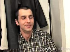 Anaal, Lieveling, Grote mammen, Pijpbeurt, Bruinharig, Handbeurt, Tiener, Tieten likken