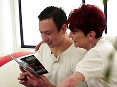 Grosse bite, En gros plan de très près, Femme couguar, Mamie, Mature, Chatte, Rousse roux, Surprise