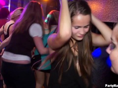 Zwart, Laarzen, Bruinharig, Naakte man aangeklede vrouw, Lul, Feest, Kousen, Zuigen