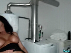 Amateur, Gros seins, Tromperie, Éjaculation interne, Masturbation, De plein air, Public, Voyeur