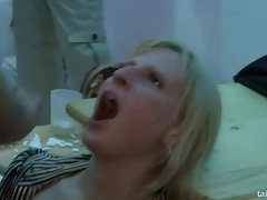 Leie, Blondine, Tanzen, Handjob, Hardcore, Lesbisch, Ablutschen, Nass