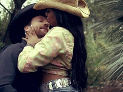 Tetas grandes, Tetona, Ébano, Sexo duro, Interracial, Tetas naturales, Al aire libre, Tetas