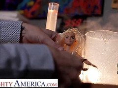 Grosse bite, Gros seins, Blonde, Sucer une bite, Branlette thaïlandaise, Hd, Orgasme, Nénés