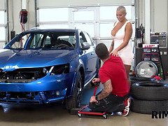 Mooi, Blond, Rondborstig, Europees, Moeder die ik wil neuken, Kut duiken, Anaal likken, Tatoeage