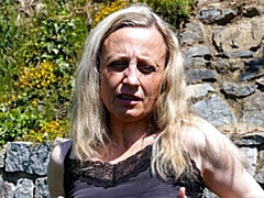 Блондинки, Зрелые, Милф, Натуральные сиськи, На природе, Тощие, Сиськи, Игрушки