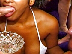 Gros seins, Britannique, Bukkaké, Tir de sperme, Noir ébène, Partouze, Fumer, Suçant