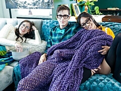 18 jahre, Arsch, Grosser schwanz, Blasen, Hundestellung, Interrassisch, Natürlichen titten, Titten