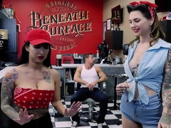 Mamada, Estilo perrito, Corridas faciales, Hd, Lamidas, Montar, Tatuaje, Trio