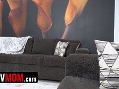 Grosser arsch, Cfnm, Geile alte tussi, Riesig, Milf, Schreiend, Stiefmutter, Titten