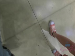 Amateur, Cuarto de baño, Culo grande, Penetracion con dedos, Pequeña, Pov, Público, Coño