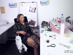 デカパイ, 医者, オナニー, おもちゃ