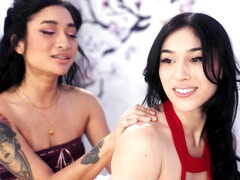 Lieveling, Grote mammen, Bruinharig, Fetisj, Lesbisch, Likken, Kut duiken