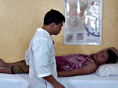 18 ans, Médecin, Fétiche, Béant, Homosexuelle, Gants, Maigrichonne, Adolescente