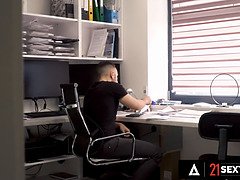 アナル, デカ尻, フェラチオ, 茶髪の, イマラチオ, 顔射, 下着, 叫ぶ