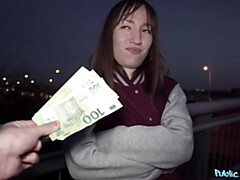 18 jahre, Blasen, Hundestellung, Geld, Natürlichen titten, Dürr, Jungendliche (18+), Titten