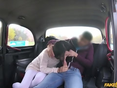 Pijpbeurt, Auto, Sperma in gezicht, Handbeurt, Likken, Buiten, Kut duiken