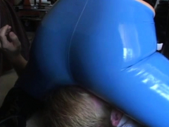 Brunette brune, Femme dominatrice, Fétiche, Latex, Rousse roux, Plan cul à trois