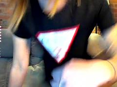 Enthousiasteling, Lieveling, Blond, Masturbatie, Moeder die ik wil neuken, Alleen, Speelgoed, Webcamera