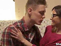 Mamada, Morena, Universidad, Corridas, Gafas, Besar, Lencería, Adolescente