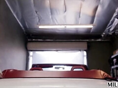 ブロンド, フェラチオ, 顔射, 手コキする, 淫乱熟女, オマンコ, 馬乗り, オッパイの