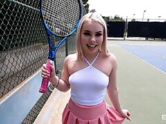 Gros cul, Grosse bite, Gros seins, Blonde, Sucer une bite, En levrette, Pov, Tatouage