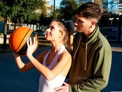 ブロンド, フェラチオ, 指いじり, 手コキする, キス, 剃毛, ガリガリ, ティーン