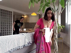 Grosser arsch, Grosse titten, Knallhart, Schwanz, Aufs gesicht abspritzen, Hardcore, Indisch, Ehefrau