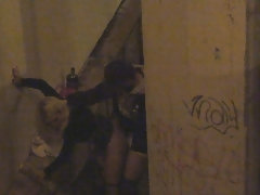 Blondine, Blasen, Hundestellung, Lingerie, Öffentlich, Rasiert, Schuhe, Jungendliche (18+)