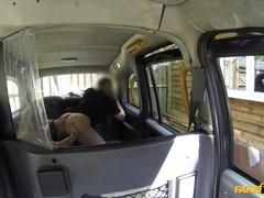 Anal, Gros seins, En levrette, Faciale, Doigter, Léchez, Pov, Fessée