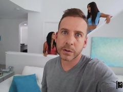 Измена, Секс без цензуры, Латиноамериканки, Лесбиянка, Лизание, Наездница, Молоденькие, Втроем