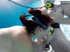 Brunette brune, Tir de sperme, Femelle, Branlette thaïlandaise, Hard, Masturbation, Adolescente, Nénés