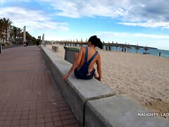 Gros seins, Brunette brune, Plantureuse, Exhib, Seins naturels, Public, Russe, Nénés