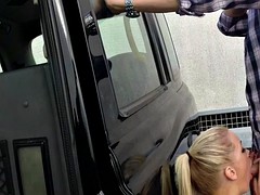 Dude fucks slutty milf taxi driver