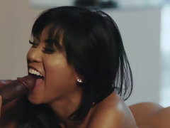 Noire, Sucer une bite, Tir de sperme, Gorge profonde, Hard, Interracial, Massage, Nénés